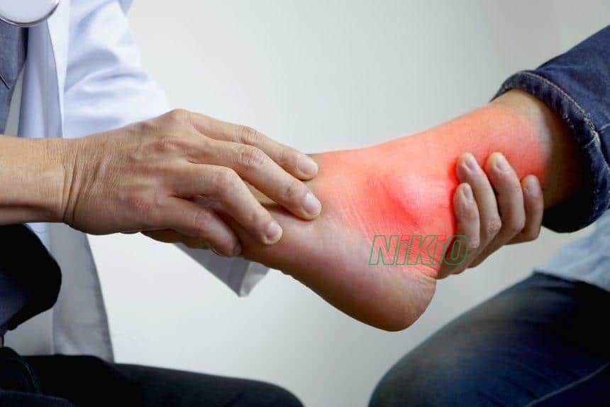 Cách trị đau mắt cá chân khi ngủ dậy là cần nghỉ ngơi hợp lý và ít vận động