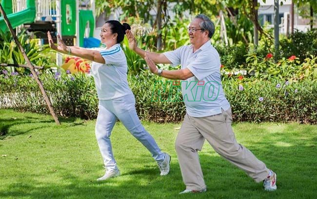 Tập thể dục nhẹ nhàng sẽ giúp khắc phục nhanh chóng chân bị phù nề 