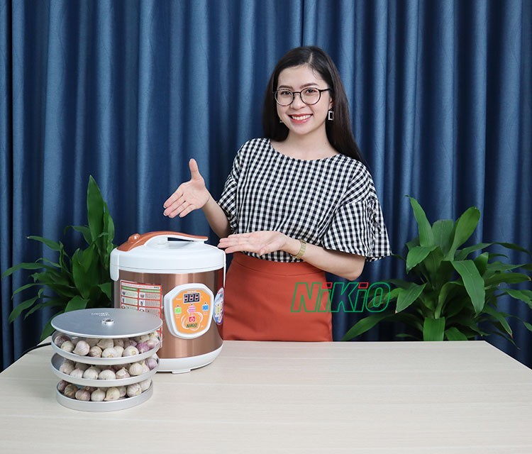 Chọn nồi làm tỏi đen có dung tích từ 4 đến 5 lít trở lên để nấu được nhiều tỏi