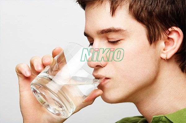 Uống nhiều nước mỗi ngày giúp đốt cháy chất béo trong cơ thể nhanh chóng