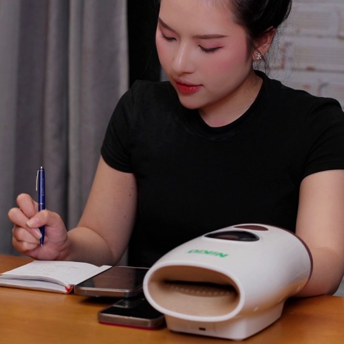Hot tiktoker trải nghiệm máy massage bàn tay Nikio NK-330
